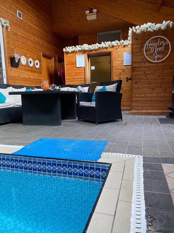 Hunters Meet Hotel Hatfield Heath Exterior photo